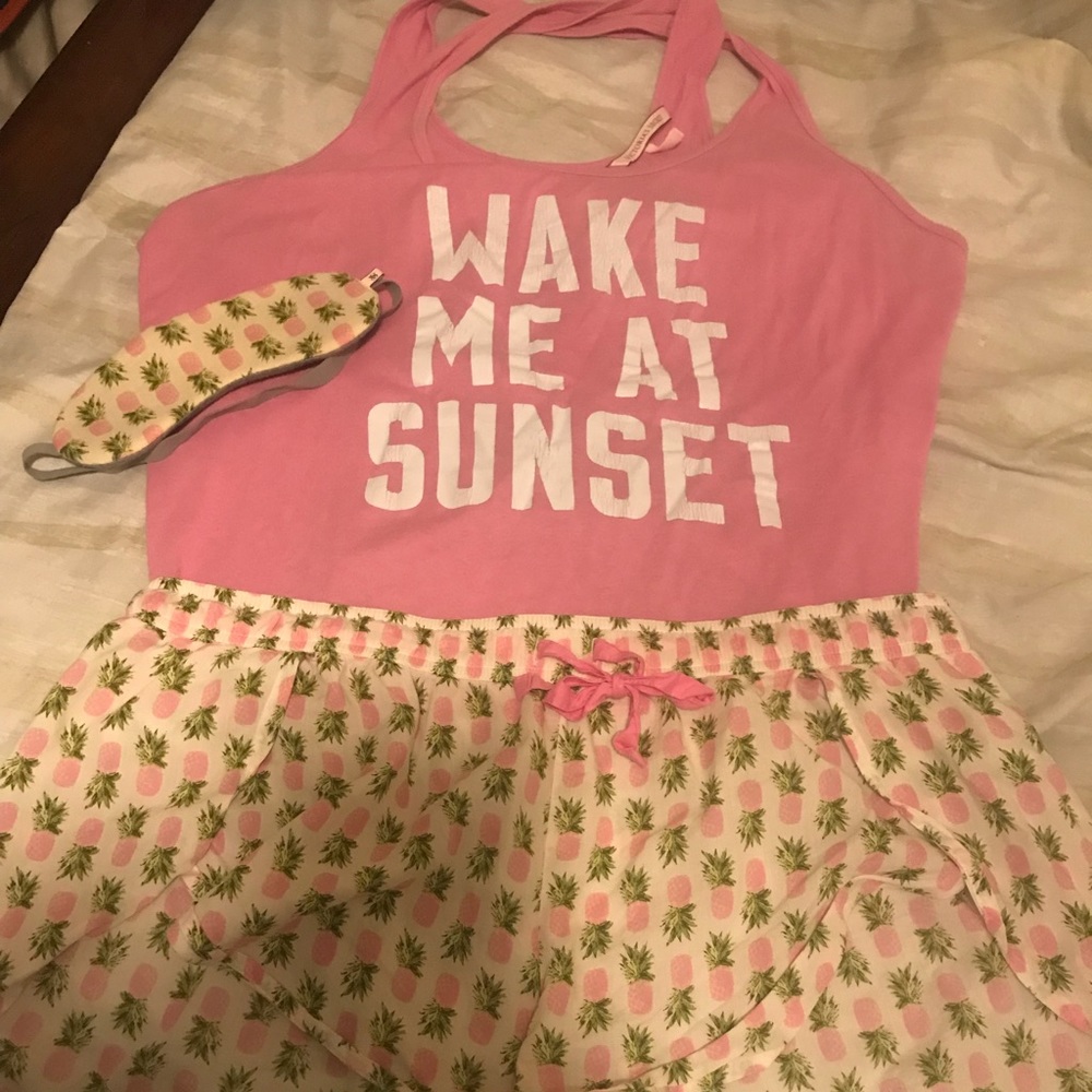 VS Pineapple Pjs